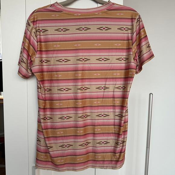 Ariat Women's Laguna Printed Performance V-Neck T-Shirt, Size M, Like New - Picture 7 of 7